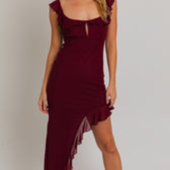 Le Lis Maroon Ruffle Hem Dress - Picture 3 of 4